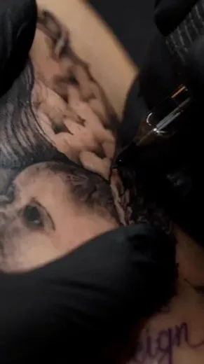 Tattooing in progress